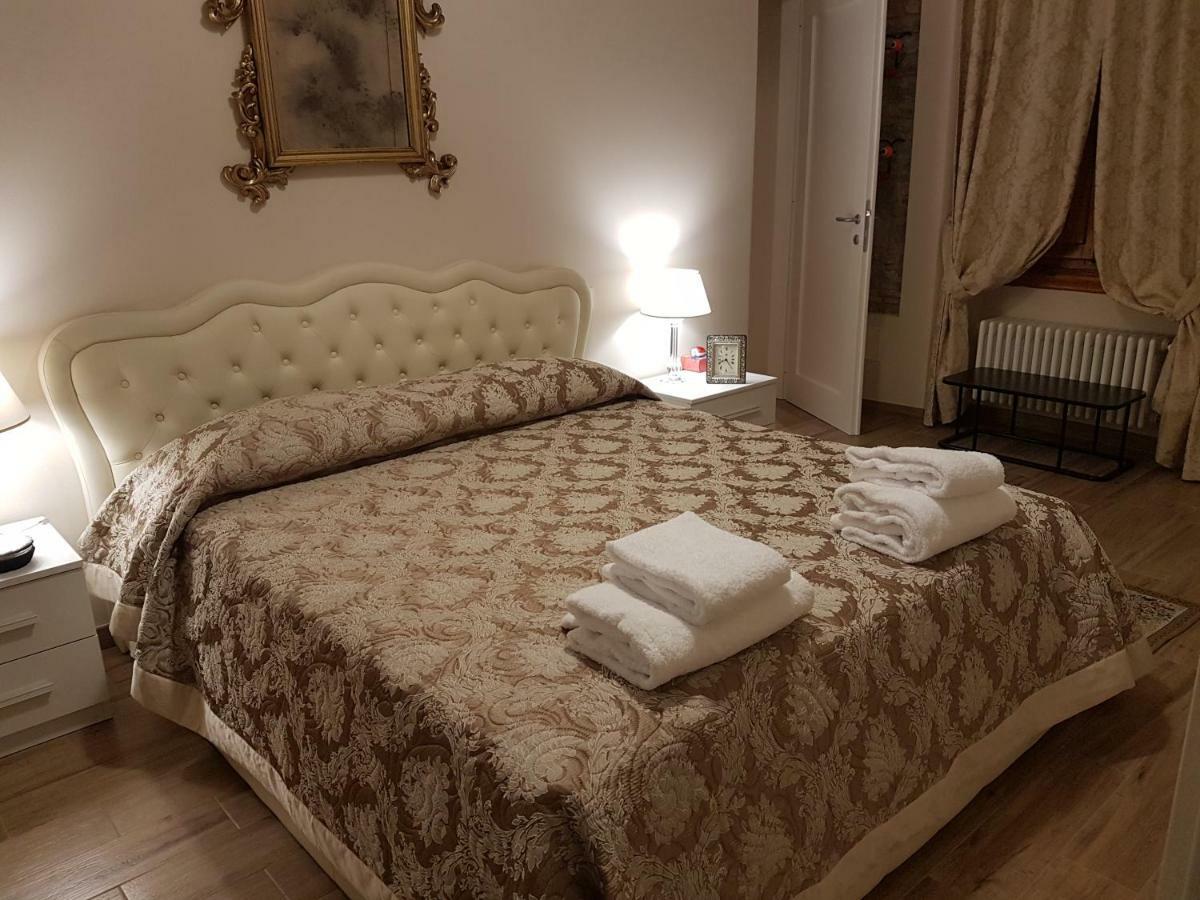 Duomo Luxury Apartment "Palazzo Del Re" Florence Exterior photo